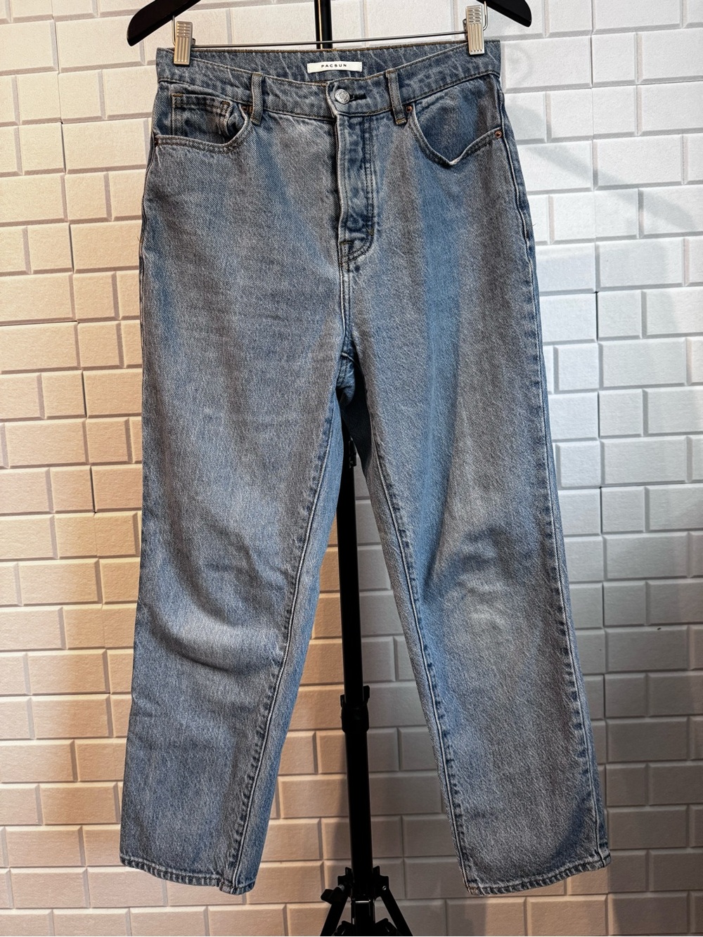 PacSun High-Rise Straight Leg Jeans in Light Blue Wash
